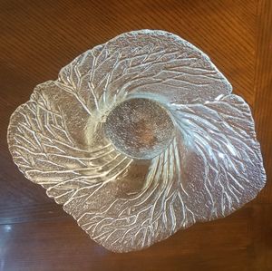 Glass decorative bowl